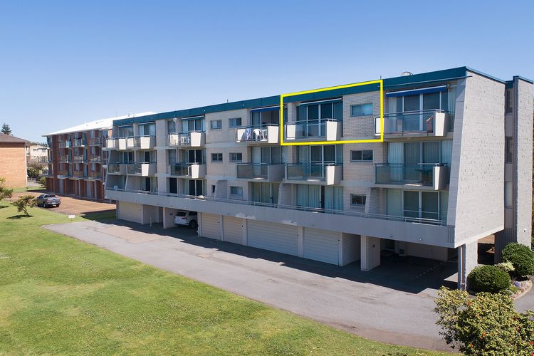 Ocean Shores, 12/27 Weatherly Cl – Waterfront Unit with Sensational Water Views, NBN Internet (WIFI) & Air Conditioning