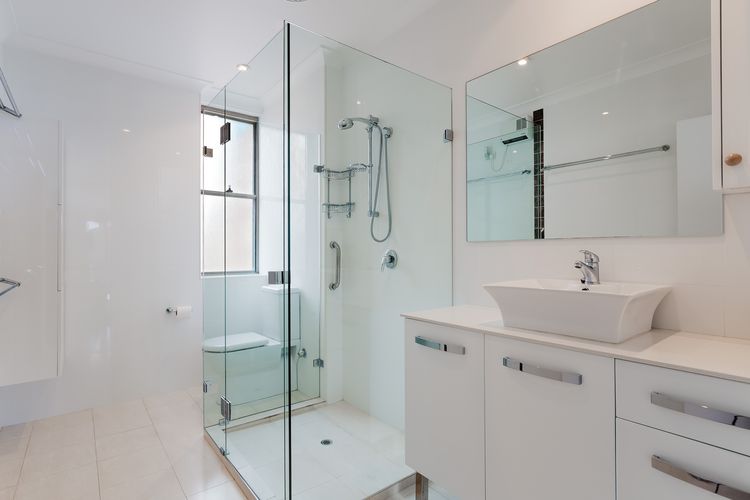 Ocean Shores, 12/27 Weatherly Cl – Waterfront Unit with Sensational Water Views, NBN Internet (WIFI) & Air Conditioning