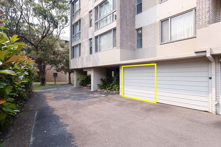 Ocean Shores, 12/27 Weatherly Cl – Waterfront Unit with Sensational Water Views, NBN Internet (WIFI) & Air Conditioning