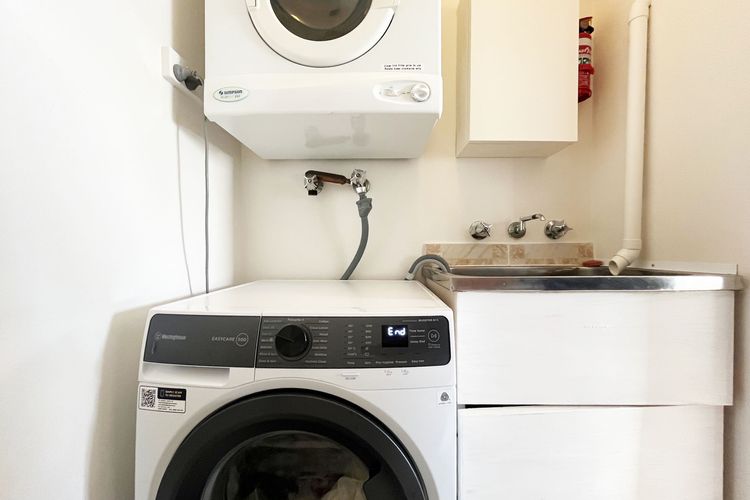 Ocean Shores, 12/27 Weatherly Cl – Waterfront Unit with Sensational Water Views, NBN Internet (WIFI) & Air Conditioning