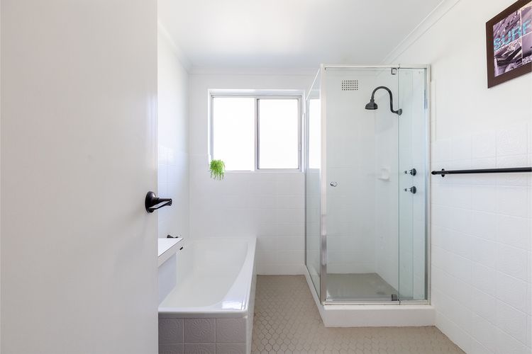 Veronica Court 1, 4 Weatherly Cl – Aircon