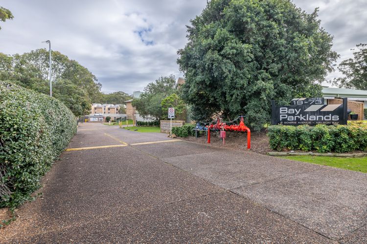 Bay Parklands, 39/2 Gowrie Ave – close to waters edge