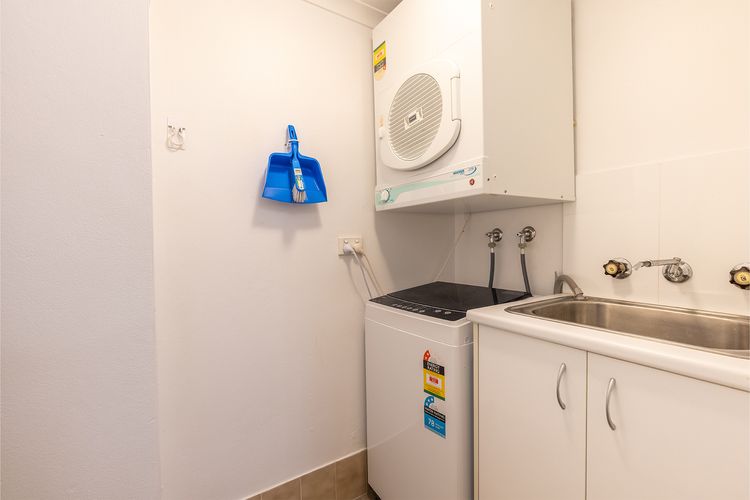 Bay Parklands, 39/2 Gowrie Ave – close to waters edge