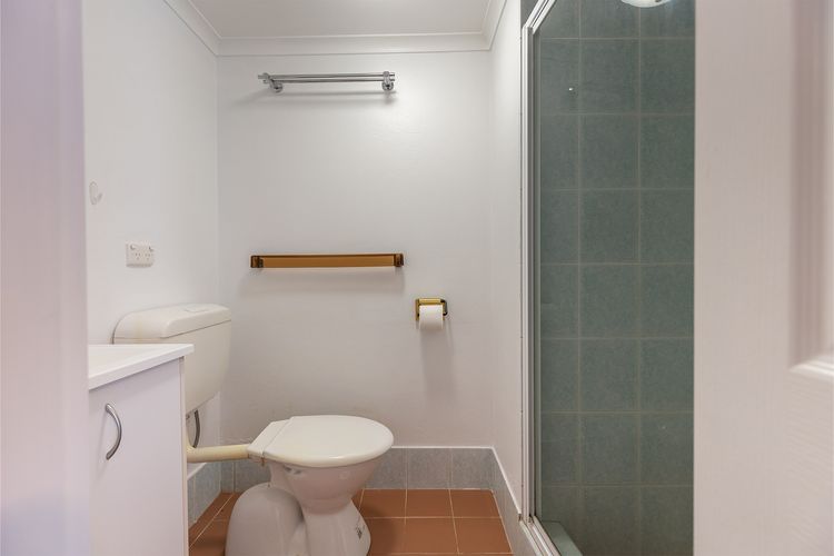 Bay Parklands, 39/2 Gowrie Ave – close to waters edge