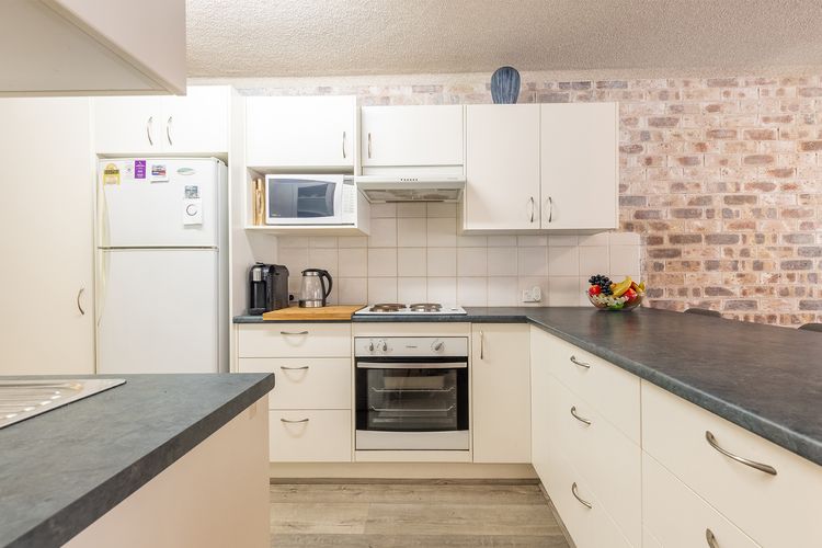 Bay Parklands, 39/2 Gowrie Ave – close to waters edge