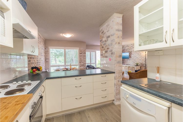 Bay Parklands, 39/2 Gowrie Ave – close to waters edge