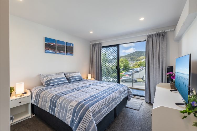 Dolphin Cove 8, 2-6 Government Rd – Air conditioning, Wi-Fi, lift, secure parking and close to town
