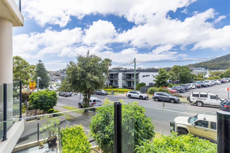 Dolphin Cove 8, 2-6 Government Rd – Air conditioning, Wi-Fi, lift, secure parking and close to town