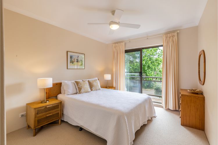 3 Victory Court, 3 Columbia Cl spacious unit close to Little Beach