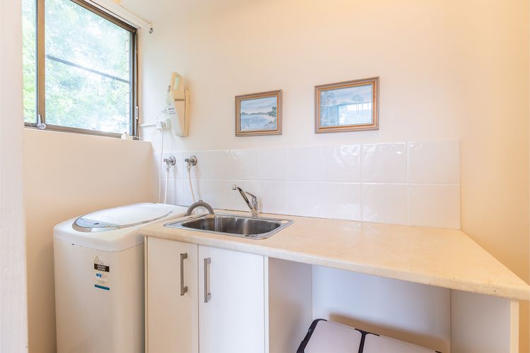 3 Victory Court, 3 Columbia Cl spacious unit close to Little Beach