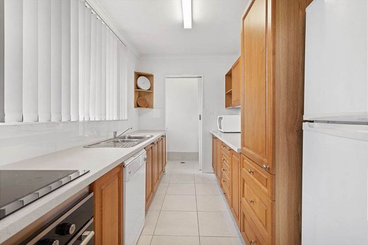 5 The Pines, 4 Messines St