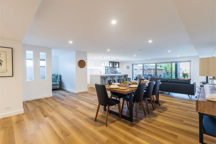 5 Kingfisher, 5-7 Ondine Close, Nelson Bay, luxury apartment with WIFI and air conditioning