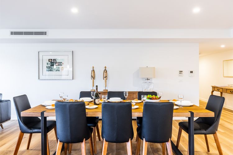 5 Kingfisher, 5-7 Ondine Close, Nelson Bay, luxury apartment with WIFI and air conditioning