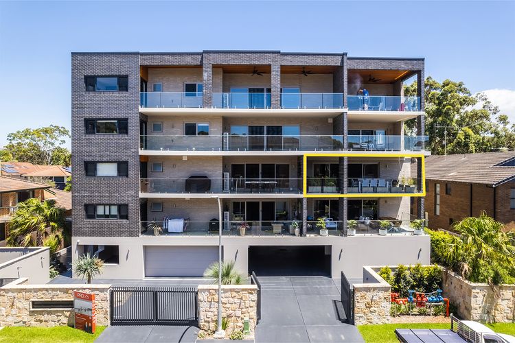 5 Kingfisher, 5-7 Ondine Close, Nelson Bay, luxury apartment with WIFI and air conditioning