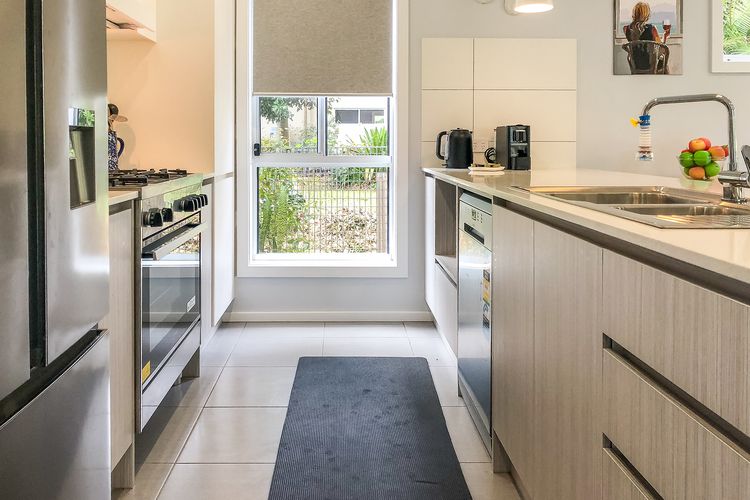 34a Lawson St – Spacious 4 bedroom house with ducted air con and wi-fi, backing onto Nelson Bay Golf Course