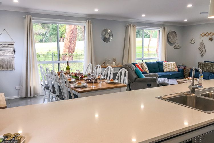 34a Lawson St – Spacious 4 bedroom house with ducted air con and wi-fi, backing onto Nelson Bay Golf Course