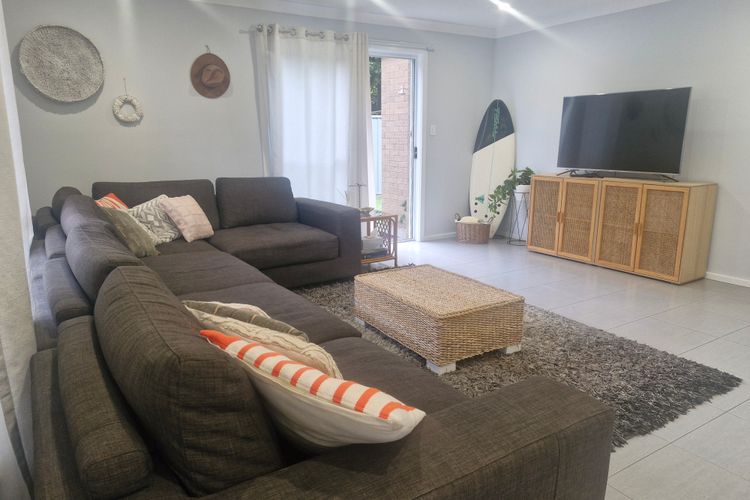 34a Lawson St – Spacious 4 bedroom house with ducted air con and wi-fi, backing onto Nelson Bay Golf Course