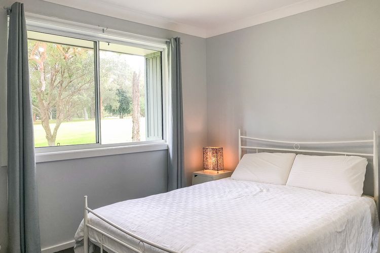 34a Lawson St – Spacious 4 bedroom house with ducted air con and wi-fi, backing onto Nelson Bay Golf Course