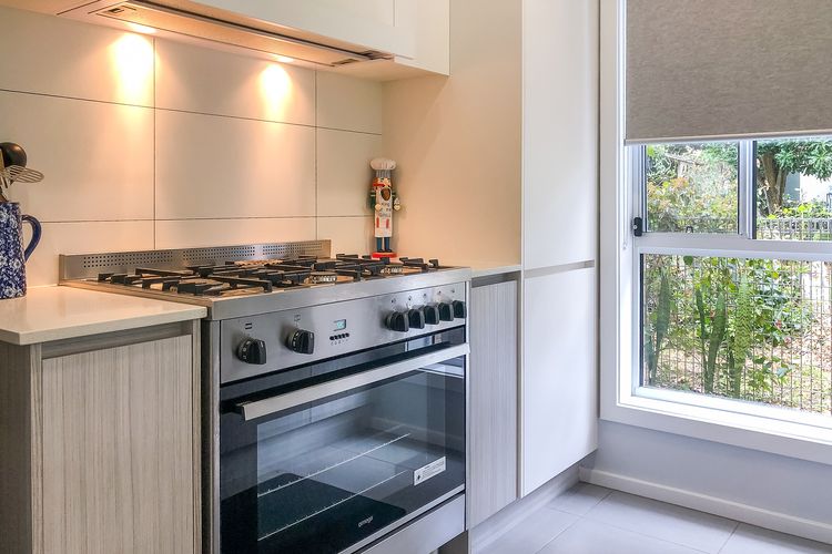 34a Lawson St – Spacious 4 bedroom house with ducted air con and wi-fi, backing onto Nelson Bay Golf Course