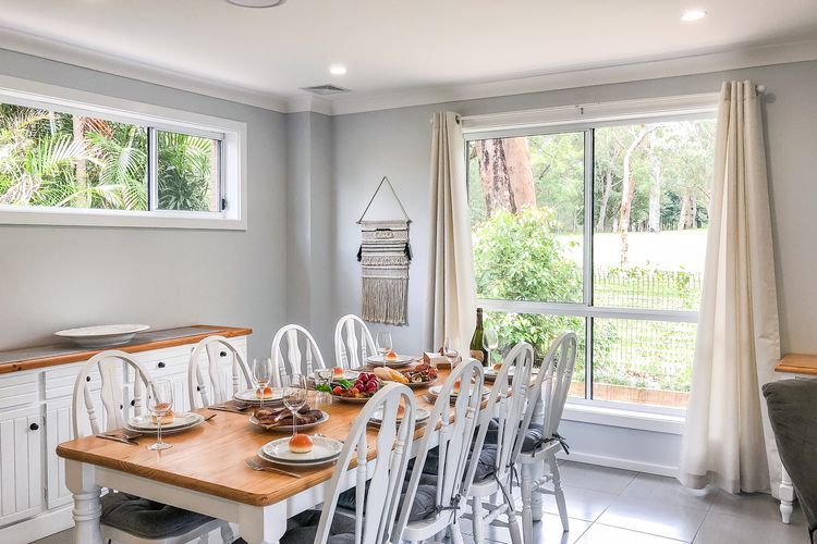 34a Lawson St – Spacious 4 bedroom house with ducted air con and wi-fi, backing onto Nelson Bay Golf Course