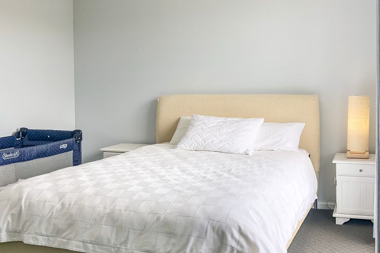 34a Lawson St – Spacious 4 bedroom house with ducted air con and wi-fi, backing onto Nelson Bay Golf Course