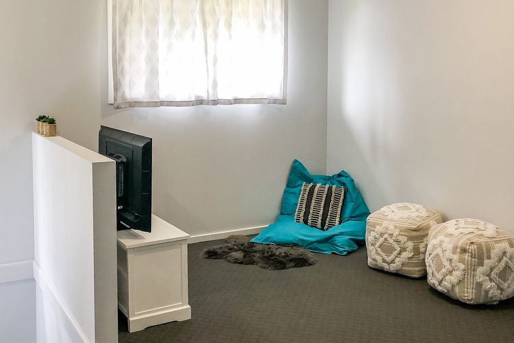 34a Lawson St – Spacious 4 bedroom house with ducted air con and wi-fi, backing onto Nelson Bay Golf Course