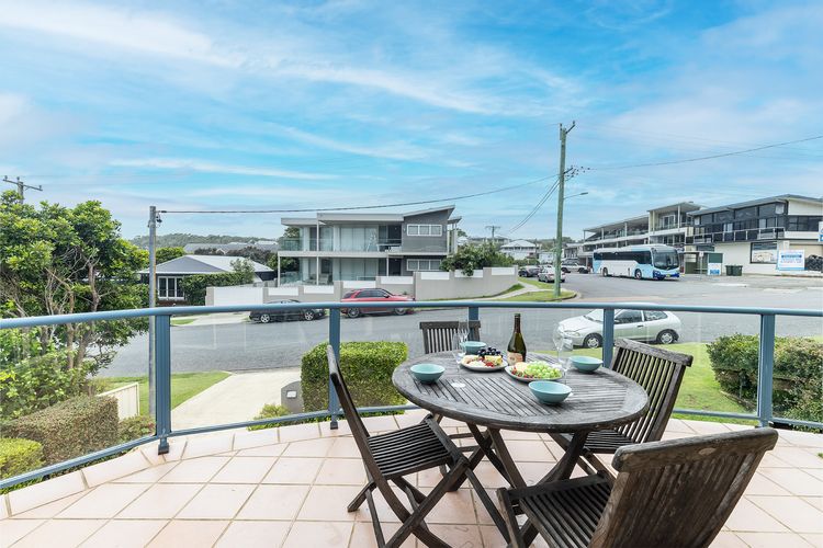 Baia Villa air con WiFi and views of Fingal Beach