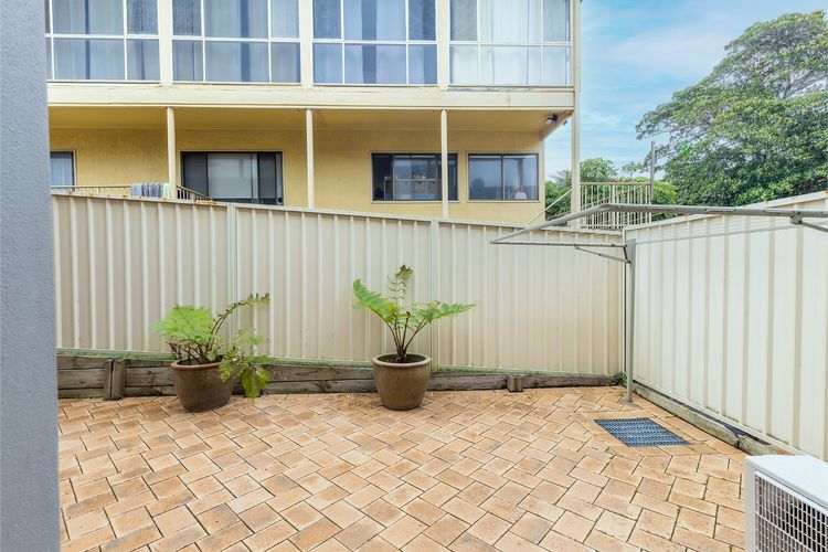 Baia Villa air con WiFi and views of Fingal Beach