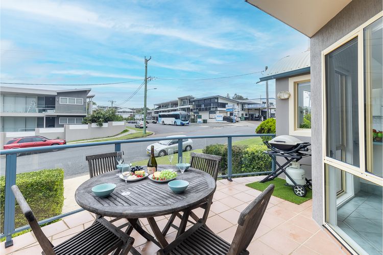 Baia Villa air con WiFi and views of Fingal Beach