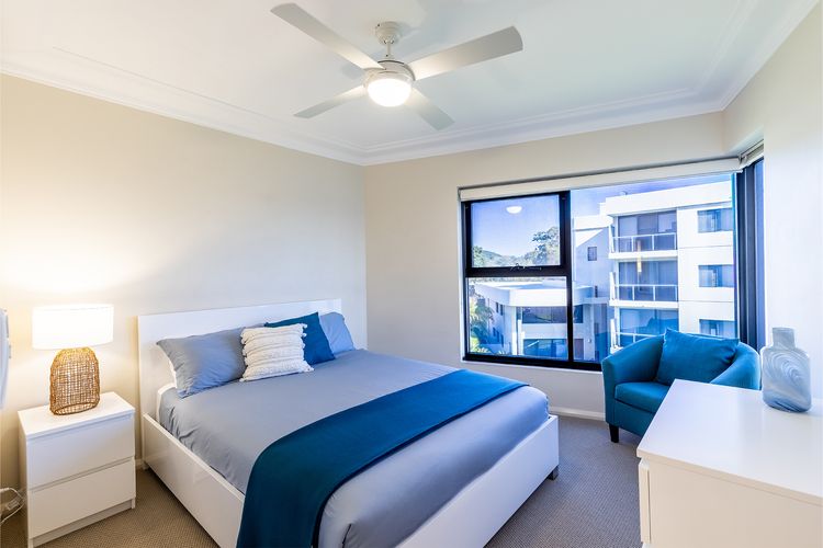 Florentine 13, 11 Columbia Close -fabulous unit with air con, wifi, pool, lift and waterviews