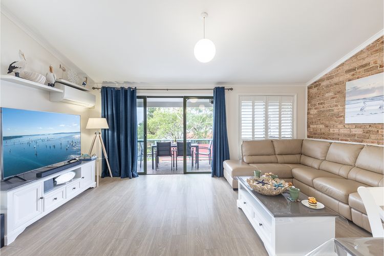 Coastal Paradise at Fore Dek 3, 17 Soldiers Point Road – water views, linen, Wi-Fi, Air Con