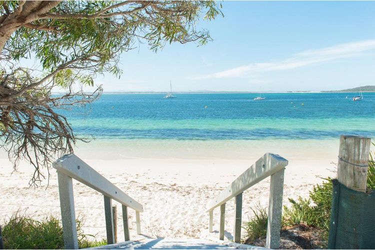 14 Del Rae, 25 Shoal Bay Road – Air con and Wifi