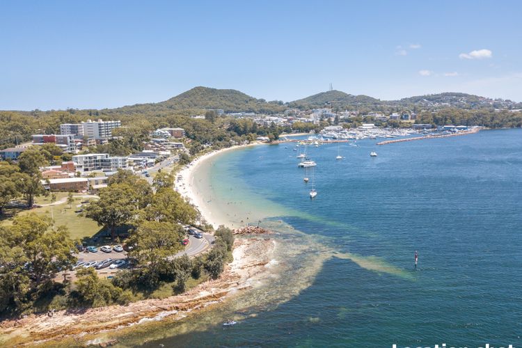 Blue Vista 8/13 Victoria Parade – Studio with air con and spectacular views