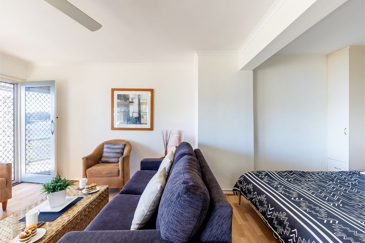 Blue Vista 8/13 Victoria Parade – Studio with air con and spectacular views