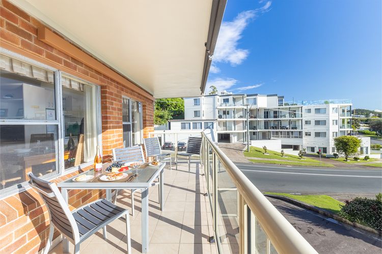 Blue Vista 8/13 Victoria Parade – Studio with air con and spectacular views