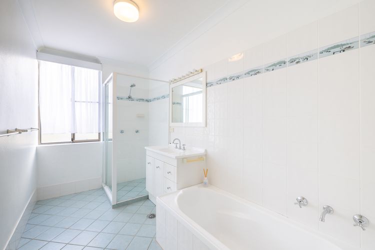 Mistral Court, 15/17 Mistral Close – fantastic unit with wifi and water views