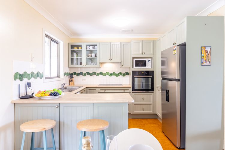 Tanilba 23 Flannel Flower Fairway meaning White Flower