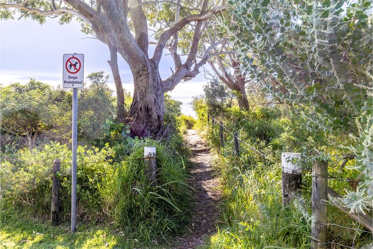 Shoalhaven, 2/28 Voyager Close – waterfront unit