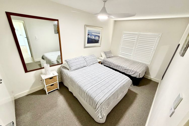 Shoalhaven, 2/28 Voyager Close – waterfront unit