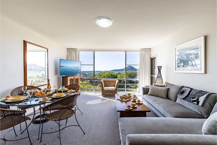 Shoalhaven, 2/28 Voyager Close – waterfront unit