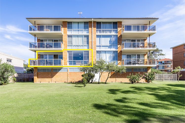 Shoalhaven, 2/28 Voyager Close – waterfront unit
