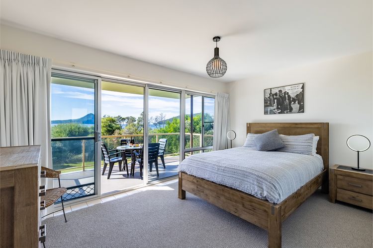 Shoalhaven, 2/28 Voyager Close – waterfront unit