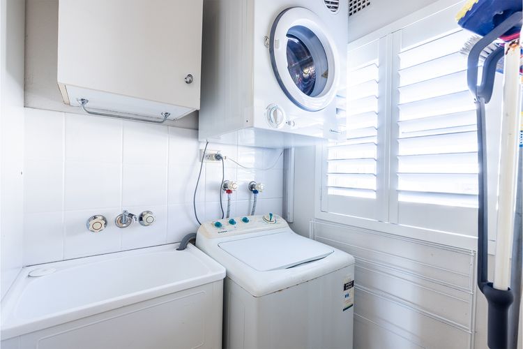 Shoalhaven, 2/28 Voyager Close – waterfront unit