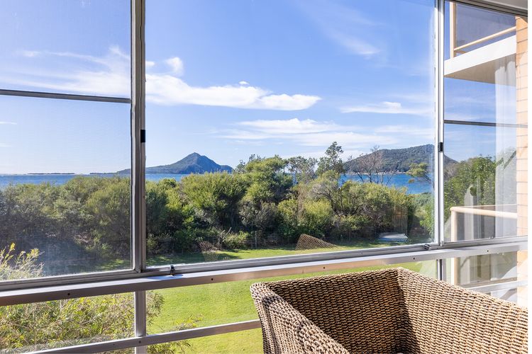Shoalhaven, 2/28 Voyager Close – waterfront unit