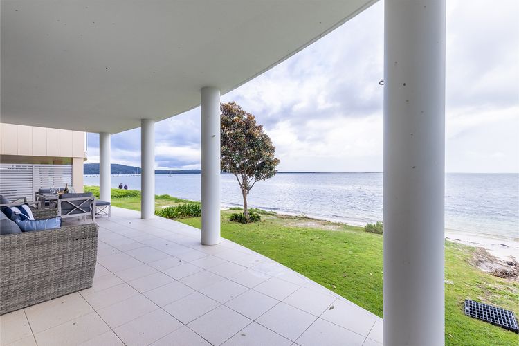 Seaview Splendour, 2/163 Soldiers Point Rd – waterfront stunning unit