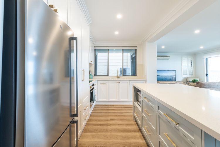 Seaview Splendour, 2/163 Soldiers Point Rd – waterfront stunning unit