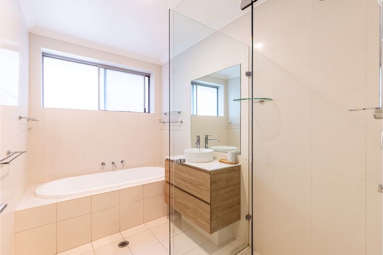 Seaview Splendour, 2/163 Soldiers Point Rd – waterfront stunning unit