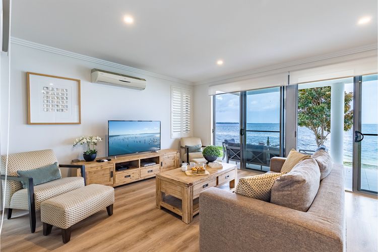 Seaview Splendour, 2/163 Soldiers Point Rd – waterfront stunning unit