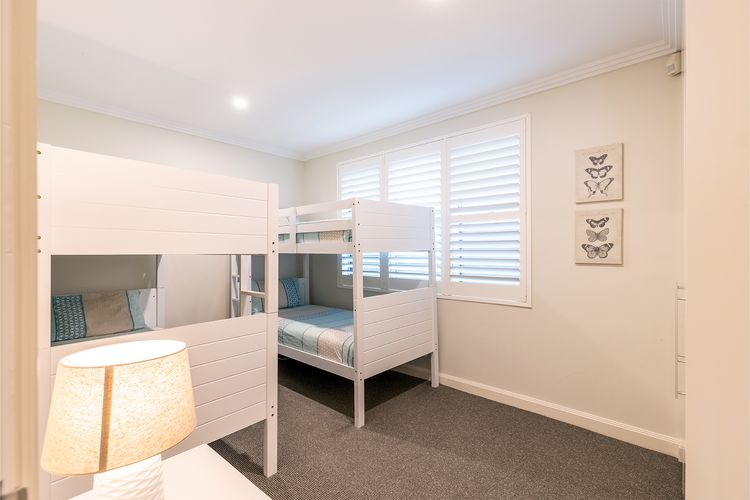 Seaview Splendour, 2/163 Soldiers Point Rd – waterfront stunning unit