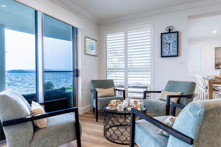 Seaview Splendour, 2/163 Soldiers Point Rd – waterfront stunning unit